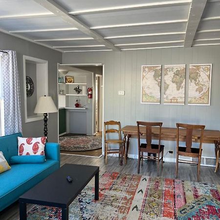 לאראמי Rustic 2 Bedroom Boho Apartment מראה חיצוני תמונה