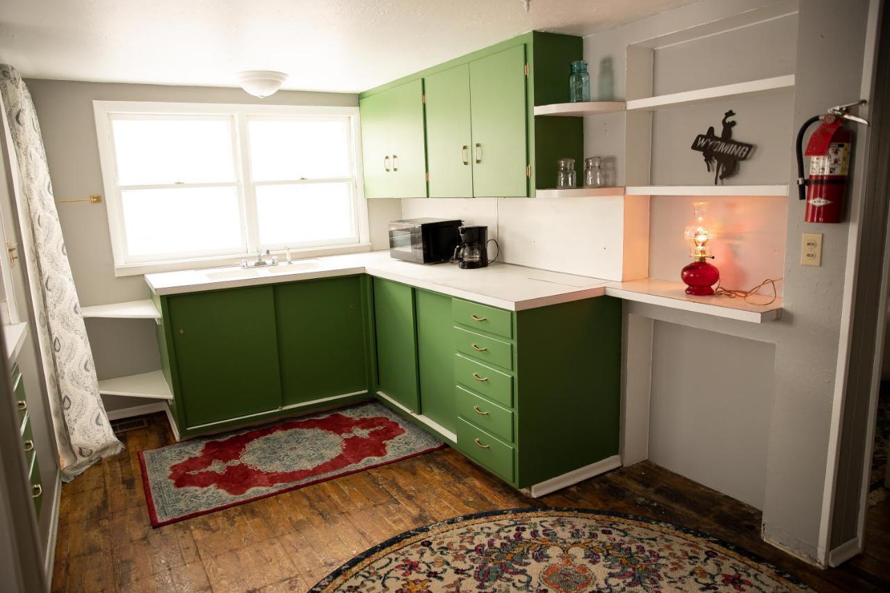 לאראמי Rustic 2 Bedroom Boho Apartment מראה חיצוני תמונה